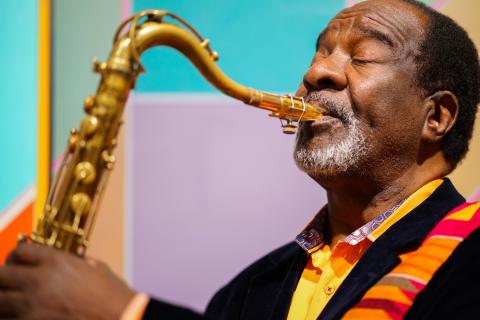 dia1_alvinloving_3915_screen_noahelliottmorrison.jpg Wendell Harrison blowing his tenor saxophone.