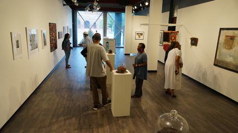 first_group_enjoying_dell_pryor_opening.jpg first_group_enjoying_dell_pryor_opening.jpg