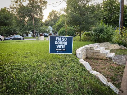 Photo of "I'm so gonna to vote' sign Photo of "I'm so gonna to vote' sign