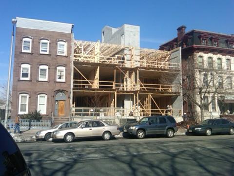 lincoln_park-building.jpg Building being repaired