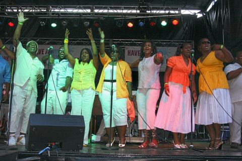 lincoln_park-gospel.jpg Gospel choir standing on stage singing