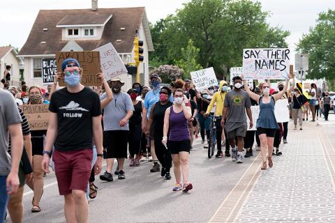 People protesting against police violence after the death of George Floyd. People protesting against police violence after the death of George Floyd.