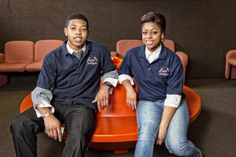Shaina and Jewell Jones Two young adults sitting next to each other